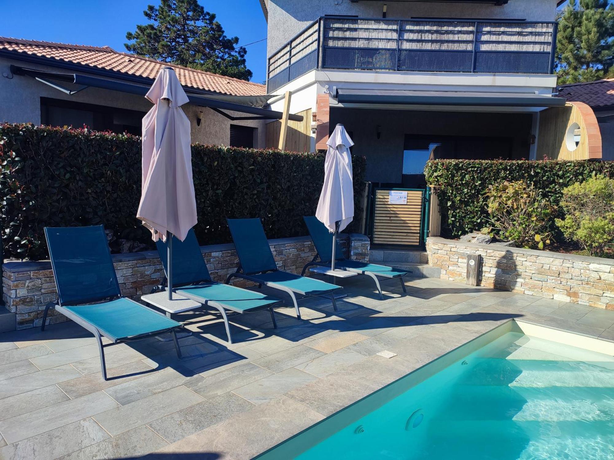 Cote Et Mer - Appartement Haut Standing Dans Villa Avec Piscine Et Vue Mer Taglio-Isolaccio Eksteriør billede