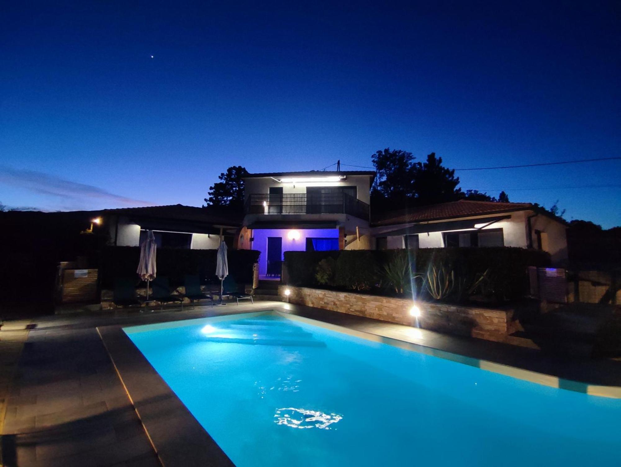 Cote Et Mer - Appartement Haut Standing Dans Villa Avec Piscine Et Vue Mer Taglio-Isolaccio Eksteriør billede
