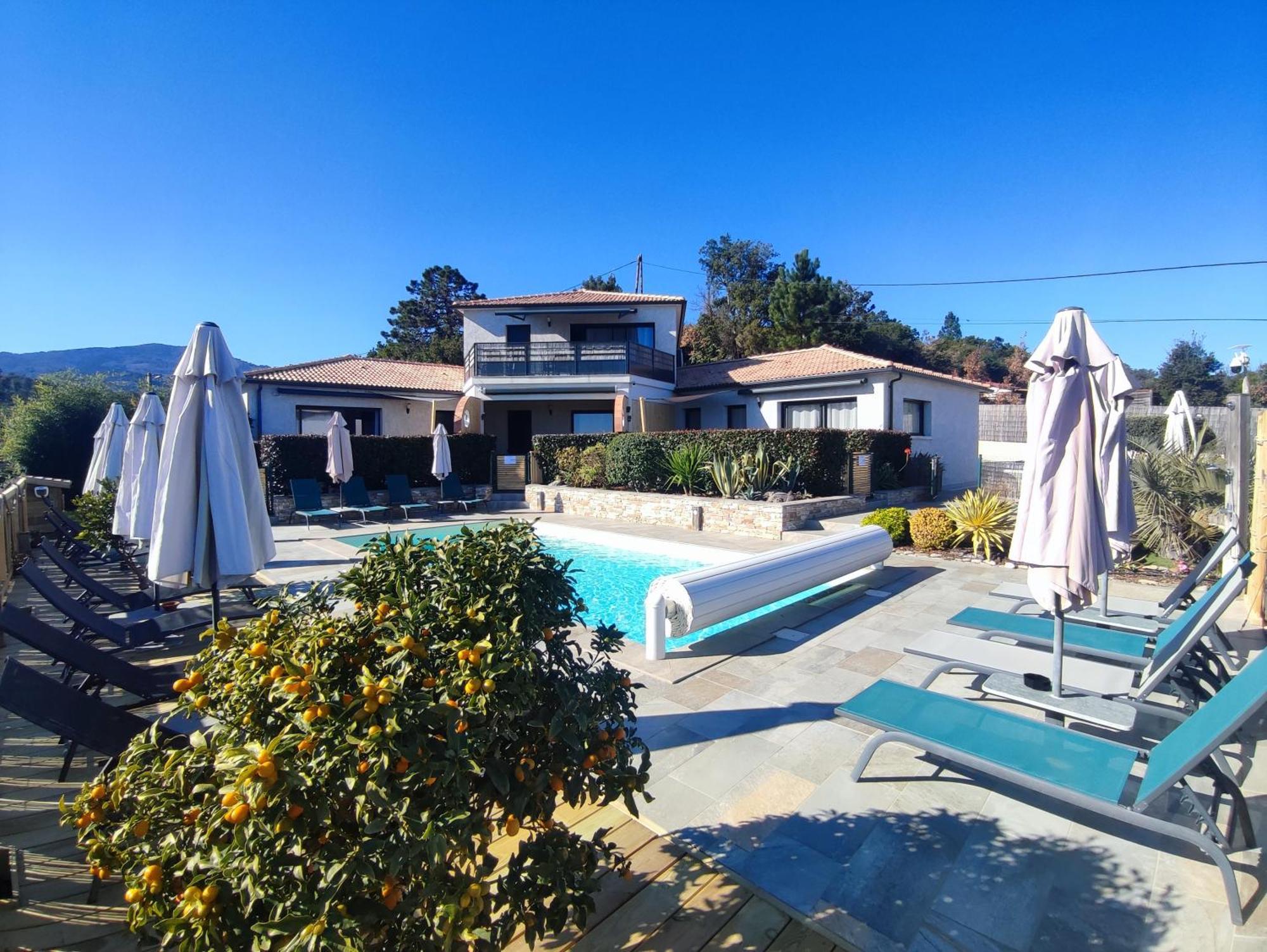 Cote Et Mer - Appartement Haut Standing Dans Villa Avec Piscine Et Vue Mer Taglio-Isolaccio Eksteriør billede