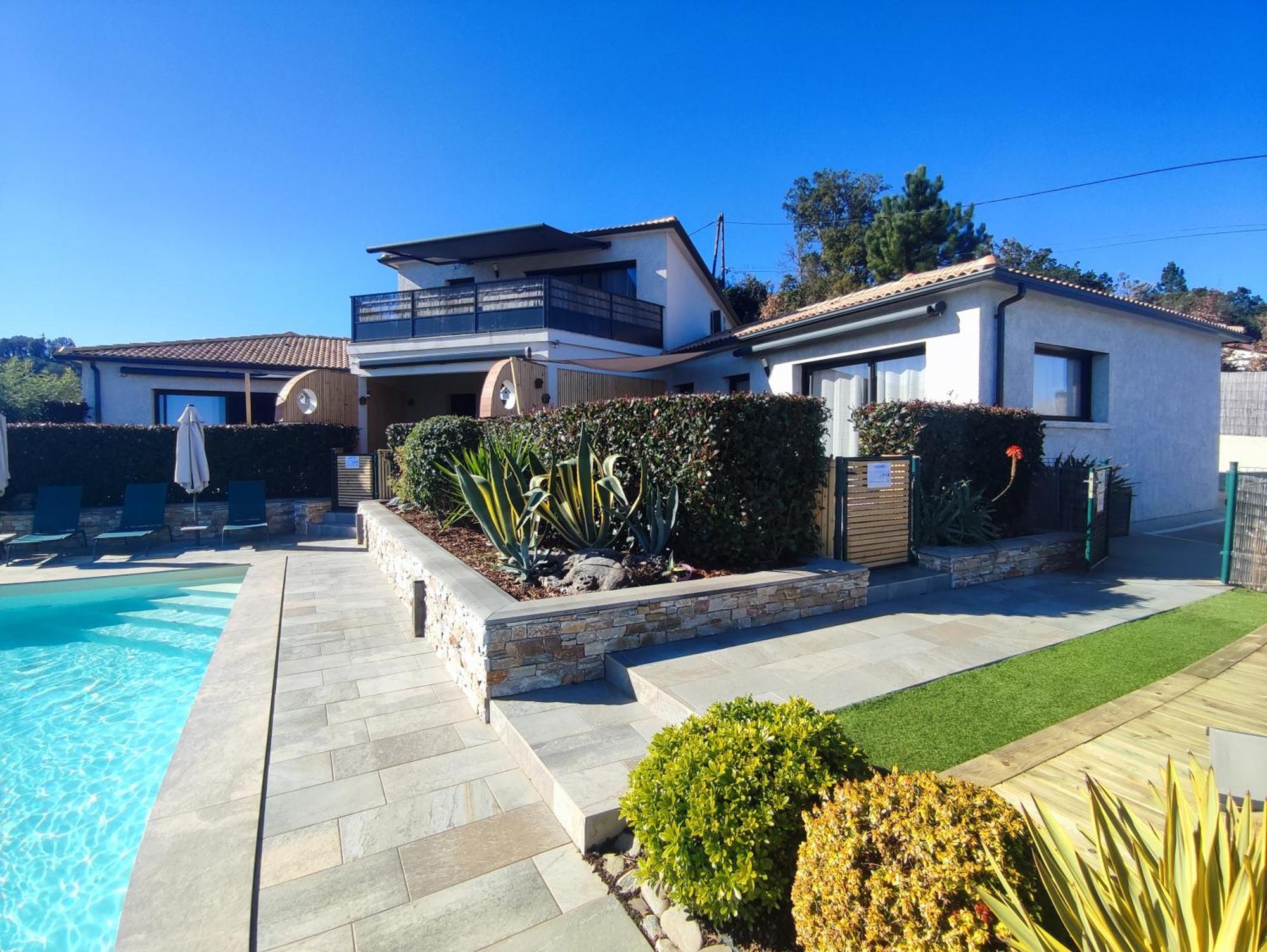 Cote Et Mer - Appartement Haut Standing Dans Villa Avec Piscine Et Vue Mer Taglio-Isolaccio Eksteriør billede